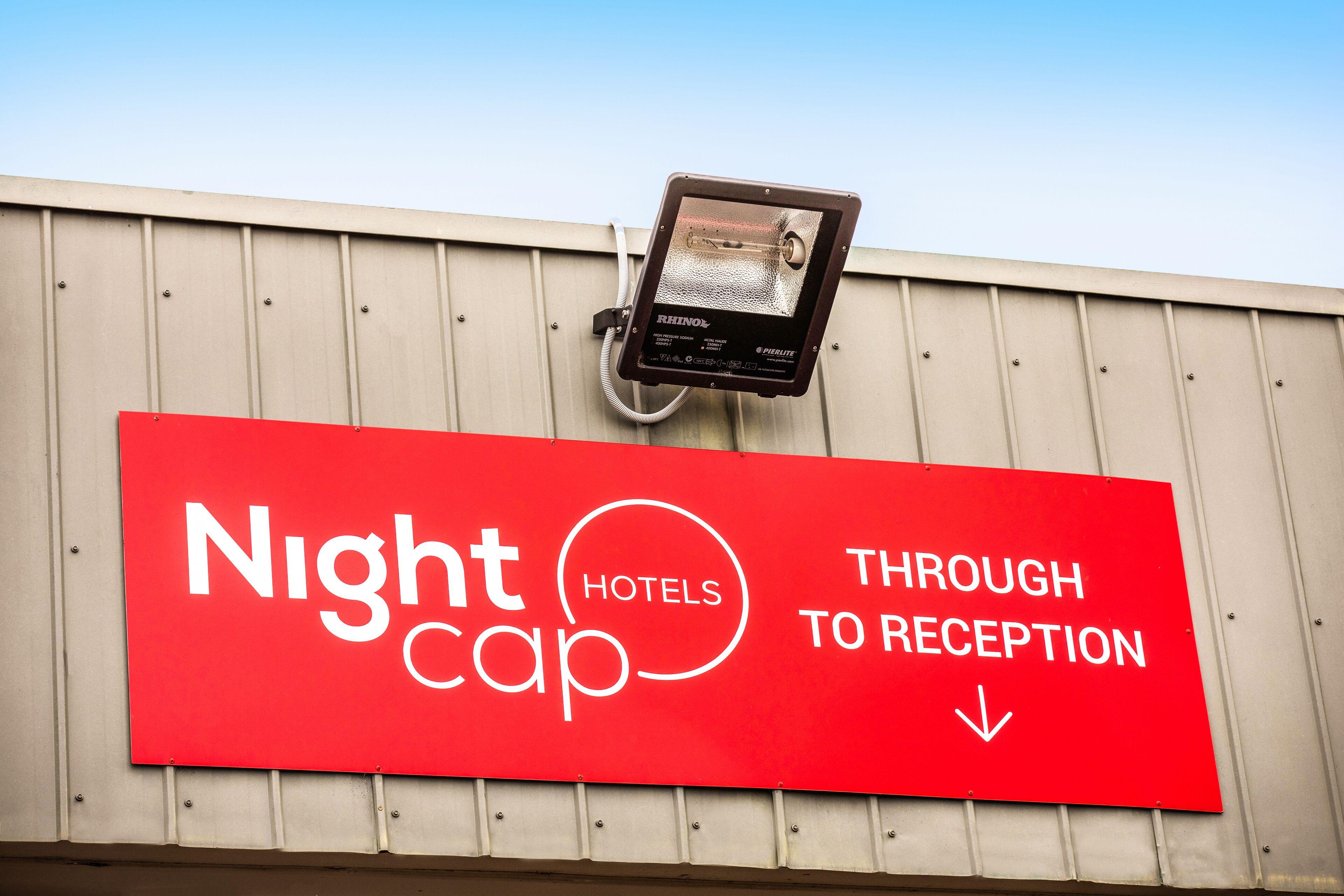 Nightcap At Excelsior Hotel — Photos 2